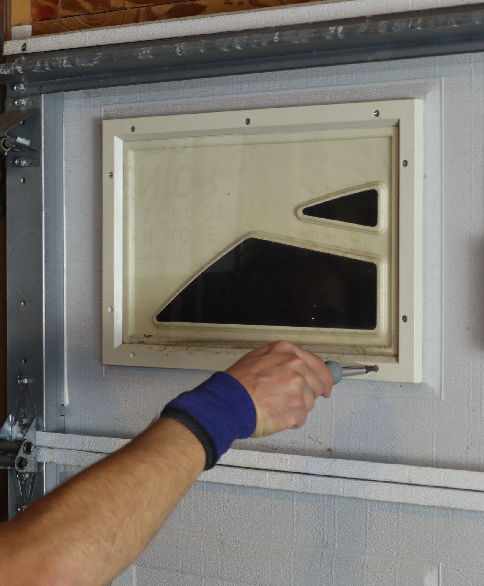 Step 1: Remove existing window